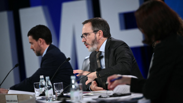 FMI eleva el crecimiento global para 2025 gracias a un «modesto» impacto comercial en EEUU