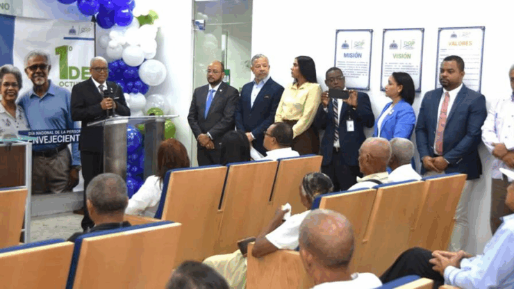 Celebran el Día Nacional del Adulto Mayor con emotivo acto y reconocimientos